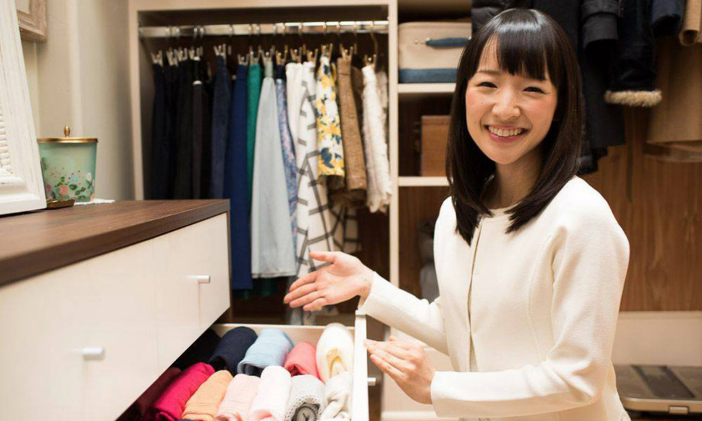 Marie Kondo, Netflix e a Fantasia de uma Vida Organizada